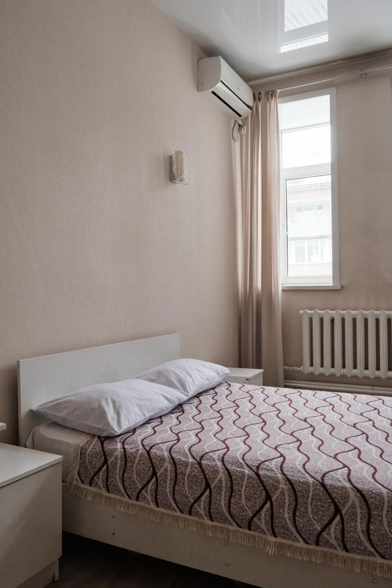Hotel Europa Semej Exteriér fotografie