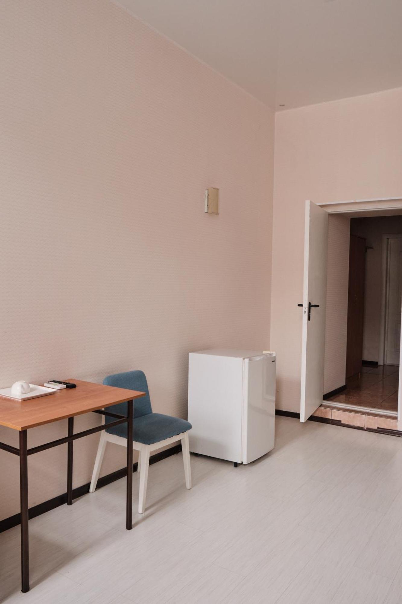 Hotel Europa Semej Exteriér fotografie