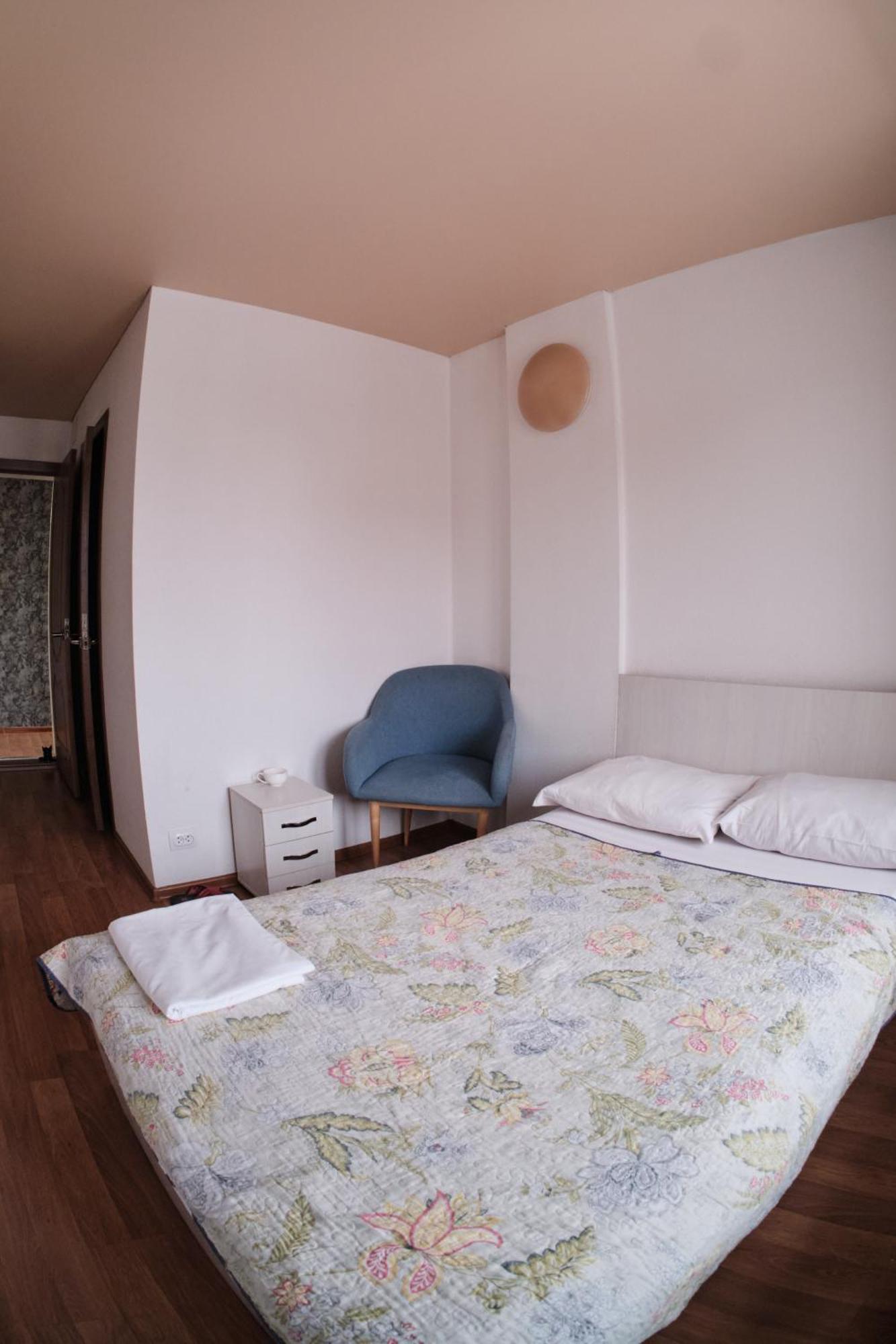 Hotel Europa Semej Exteriér fotografie