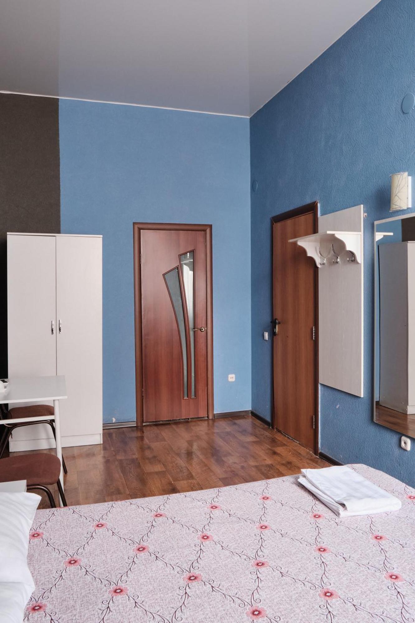 Hotel Europa Semej Exteriér fotografie