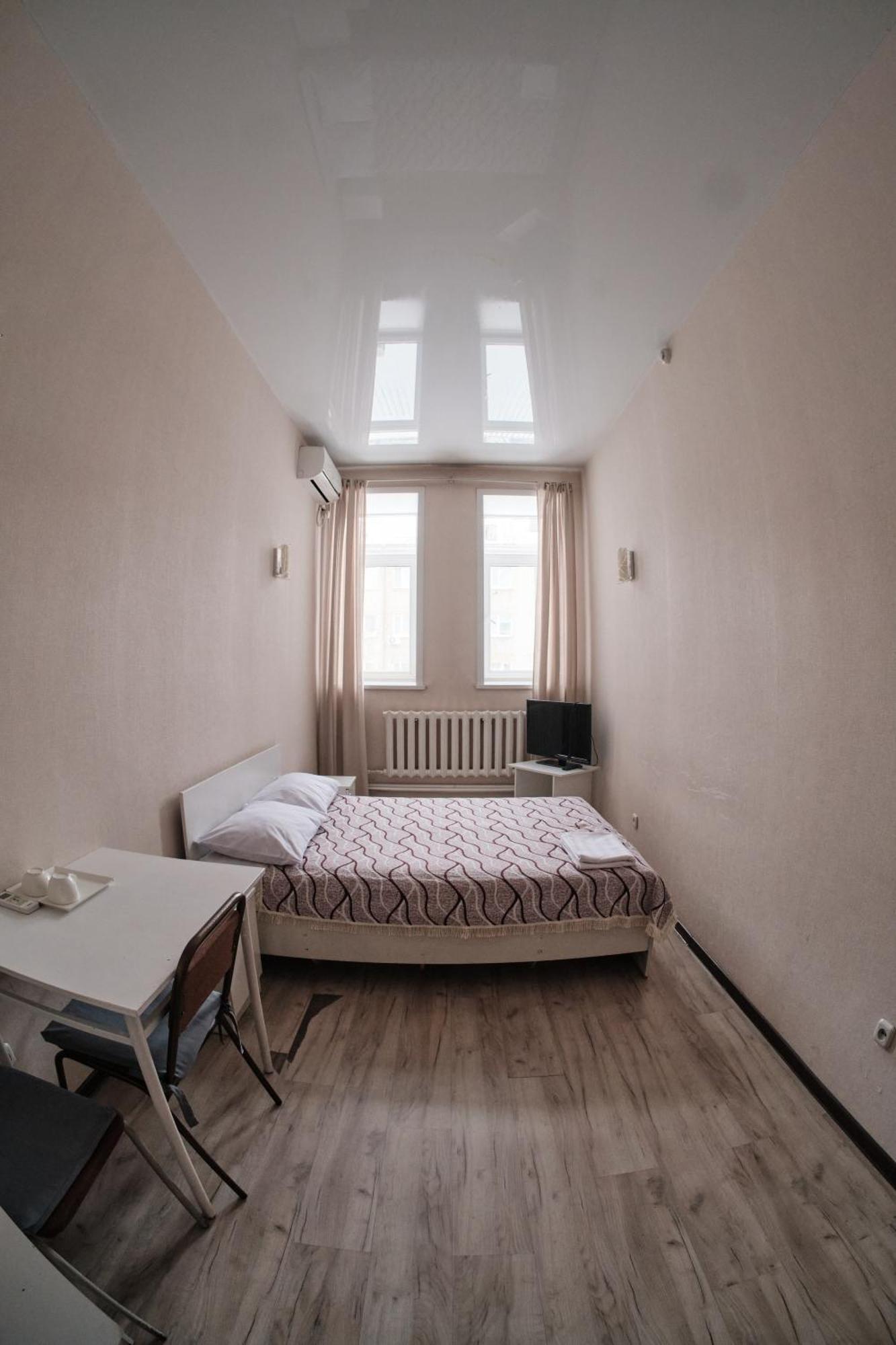 Hotel Europa Semej Exteriér fotografie