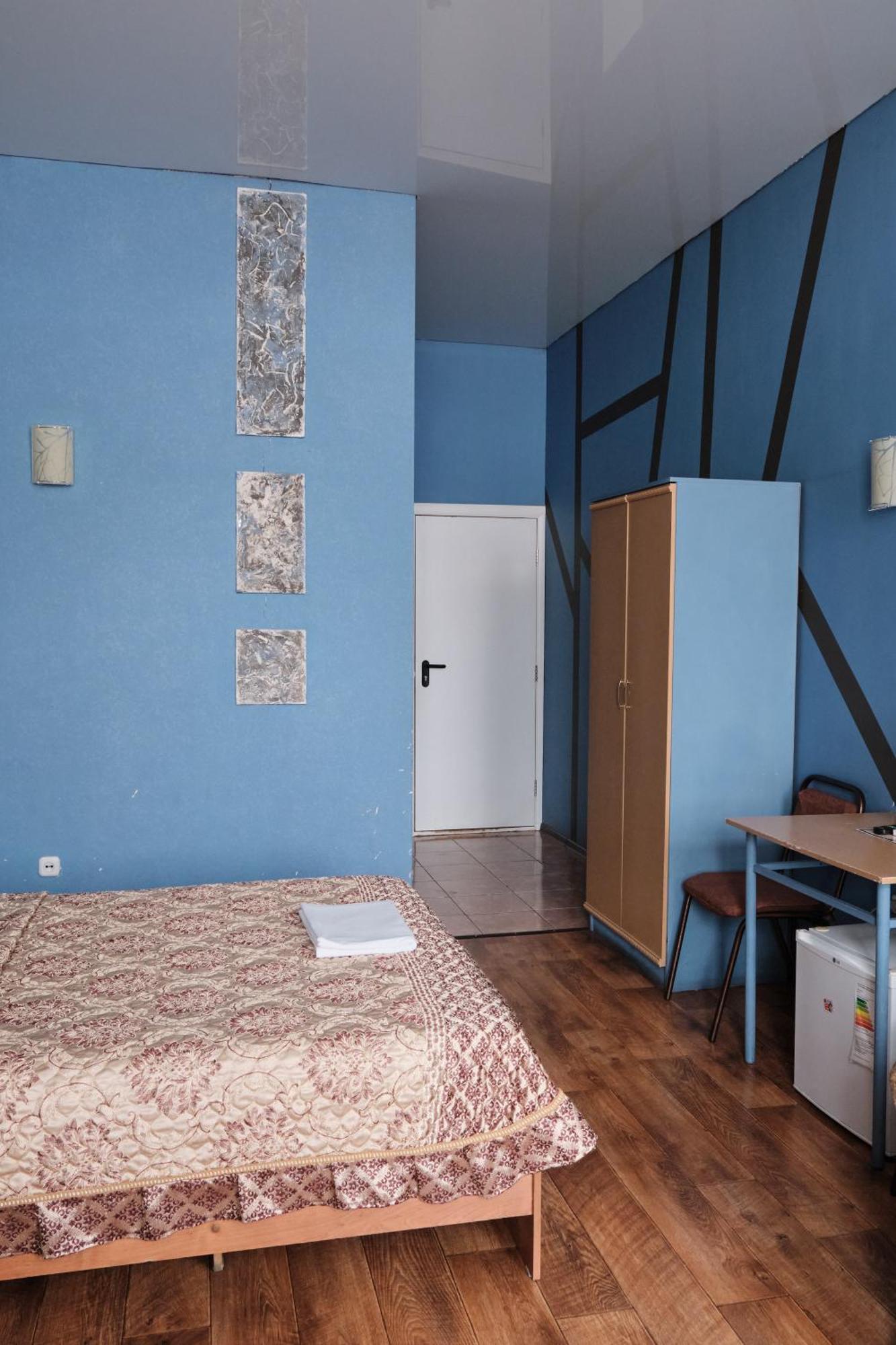 Hotel Europa Semej Exteriér fotografie