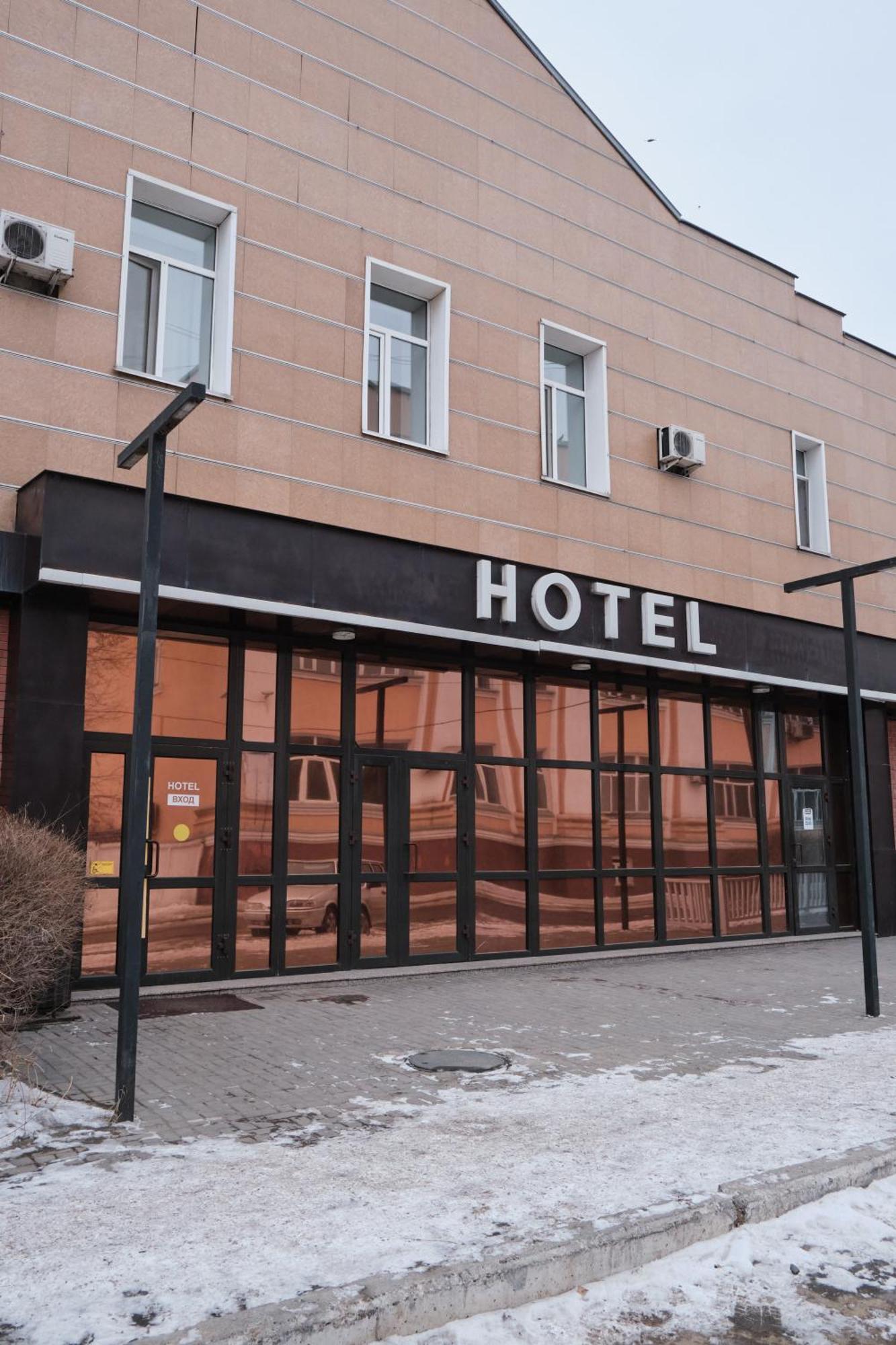 Hotel Europa Semej Exteriér fotografie