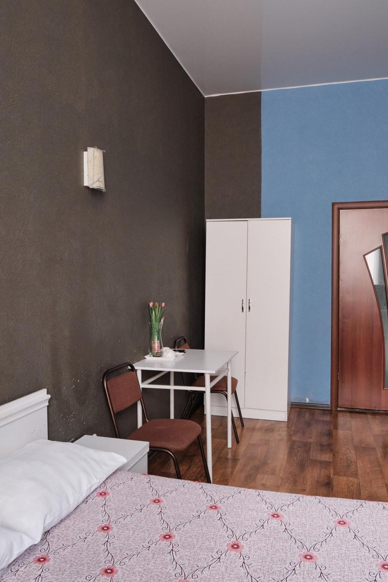 Hotel Europa Semej Exteriér fotografie