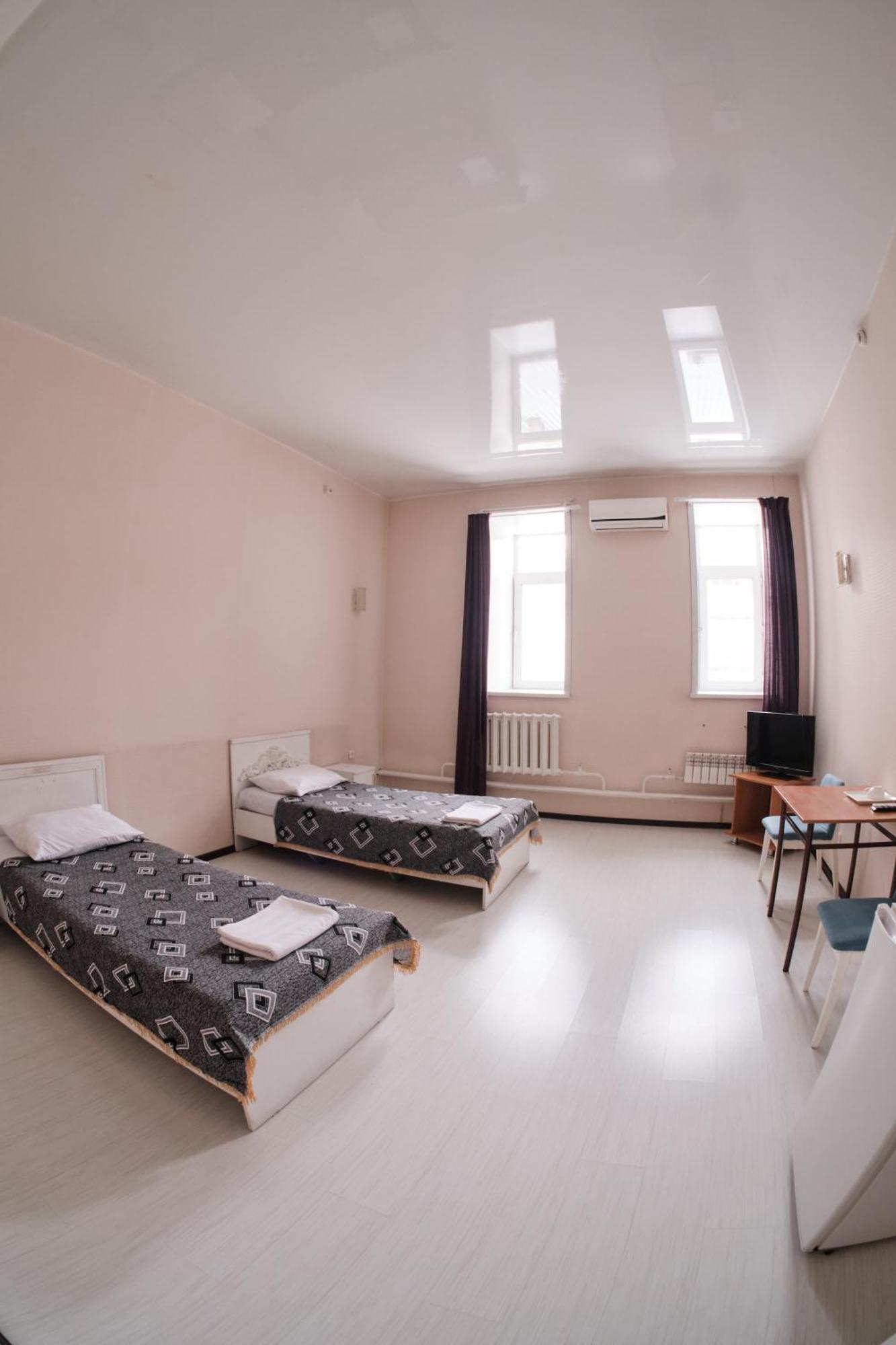 Hotel Europa Semej Exteriér fotografie